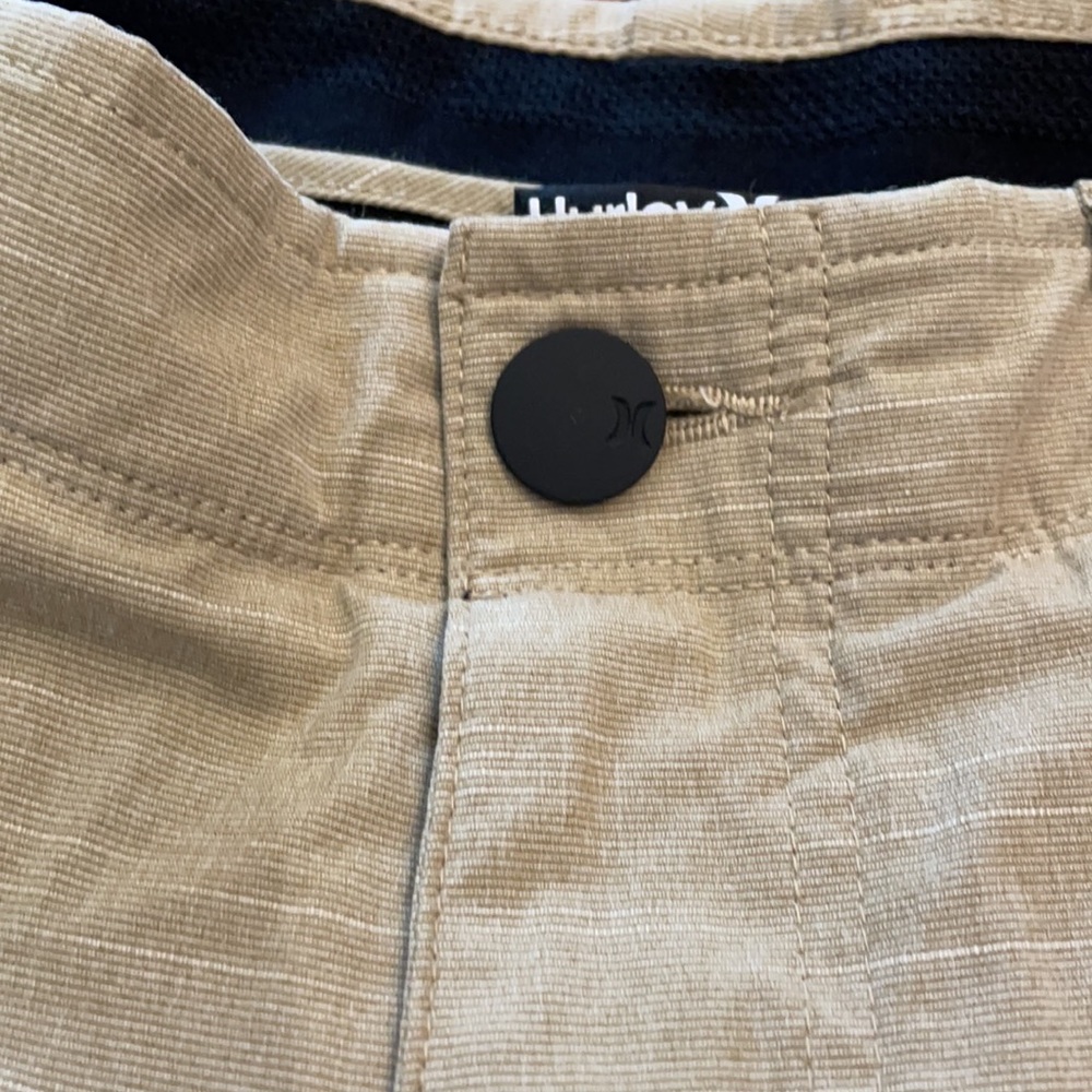 Hurley Phantom Response Khaki Shorts 30” Waist - Picture 4 of 10